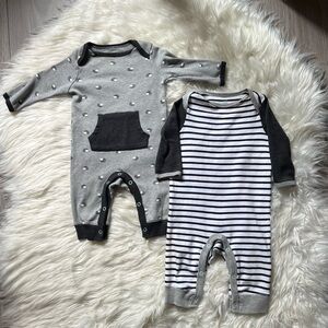 2 Baby Boys 0-3 months Cloud Island Rompers Gray Hedgehog Ebony/White Stripes
